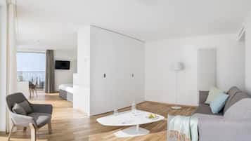 Zimmersafe, Schreibtisch, Verdunkelungsvorhänge, schallisolierte Zimmer