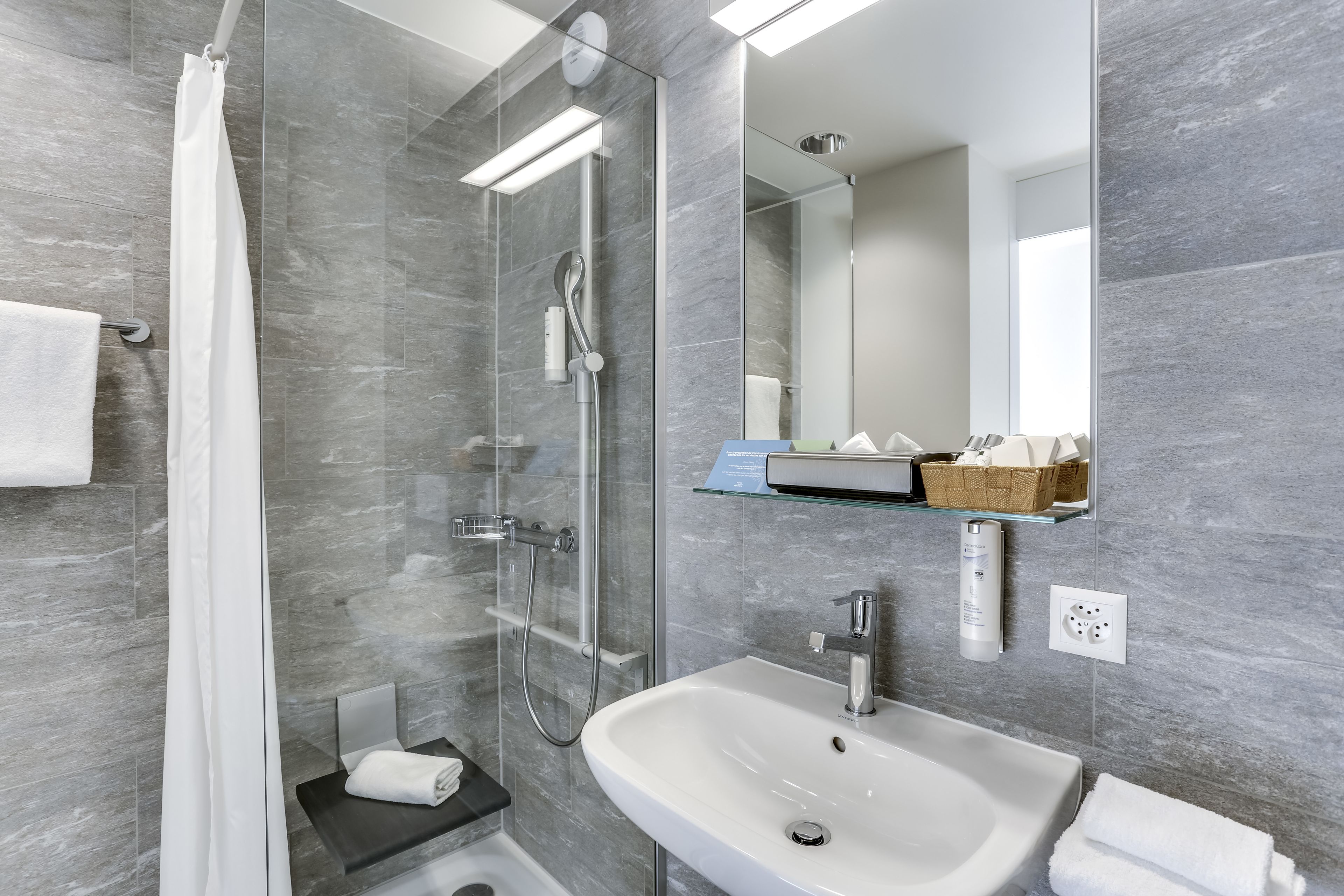 standard room | bathroom | shower, free toiletries, hair dryer, towels