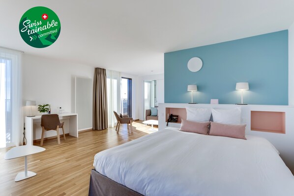 In-room safe, desk, blackout drapes, soundproofing - Hôtel des Patients (Lausanne)