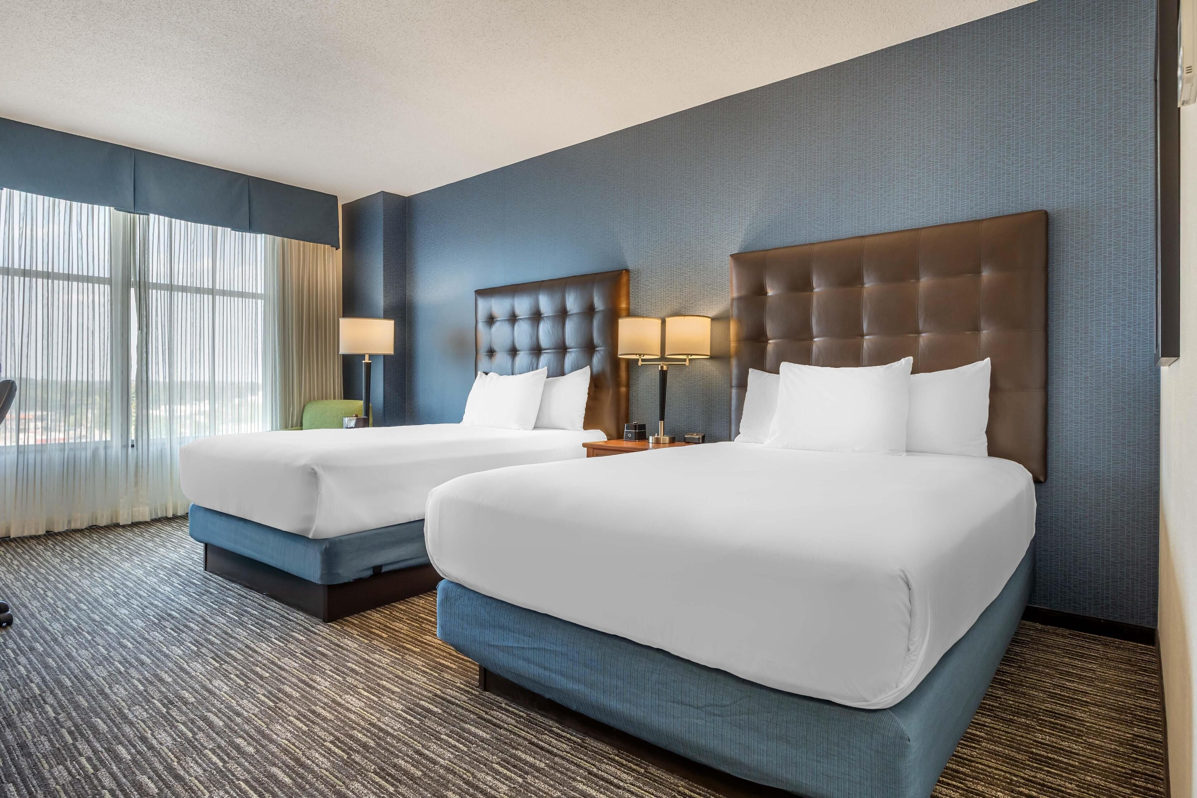 Skrivebord, arbejdsområde til bærbare computere, mørklægningsgardiner