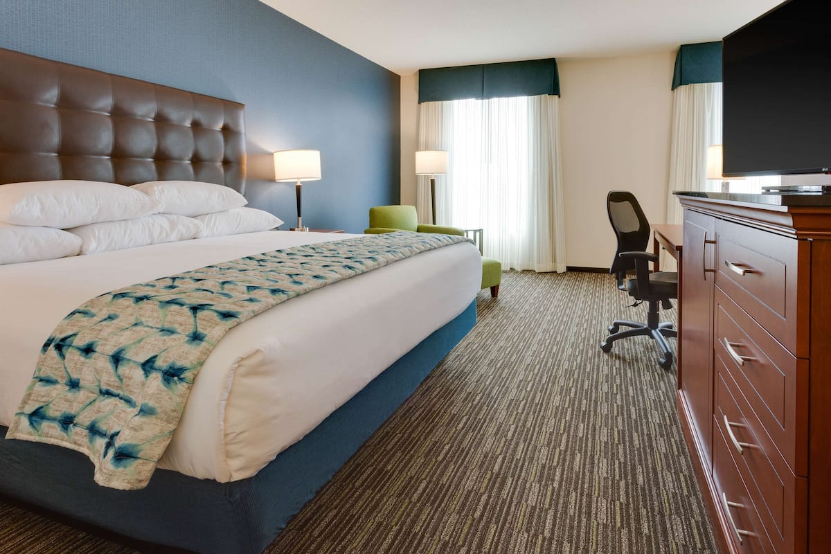 1 bedroom, desk, laptop workspace, blackout curtains