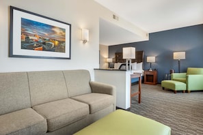 1 habitación, escritorio y espacio para trabajar con laptop