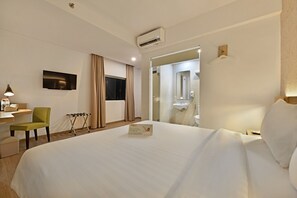 Room - Whiz Prime Hotel Basuki Rahmat Malang (Malang)