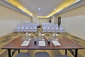 Meeting facility - Whiz Prime Hotel Basuki Rahmat Malang (Malang)
