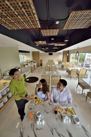 Dining - Whiz Prime Hotel Basuki Rahmat Malang (Malang)