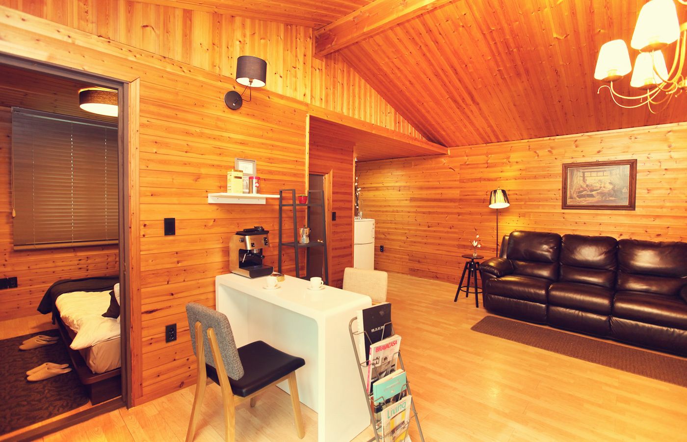 Deluxe Room, 1 Bedroom | Living room | Flat-screen TV