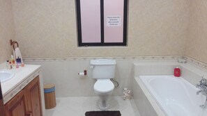Amenidades de baño gratuitas y toallas