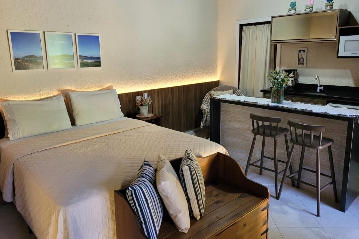 Comfort Studio Suite | Desk, laptop workspace, blackout drapes, WiFi (free)