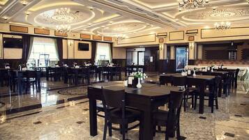 Desayuno buffet incluido todos los días