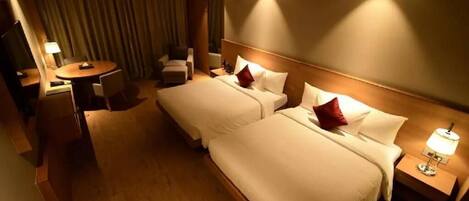 Habitación Club, 1 habitación | 1 dormitorio, minibar, caja fuerte y escritorio