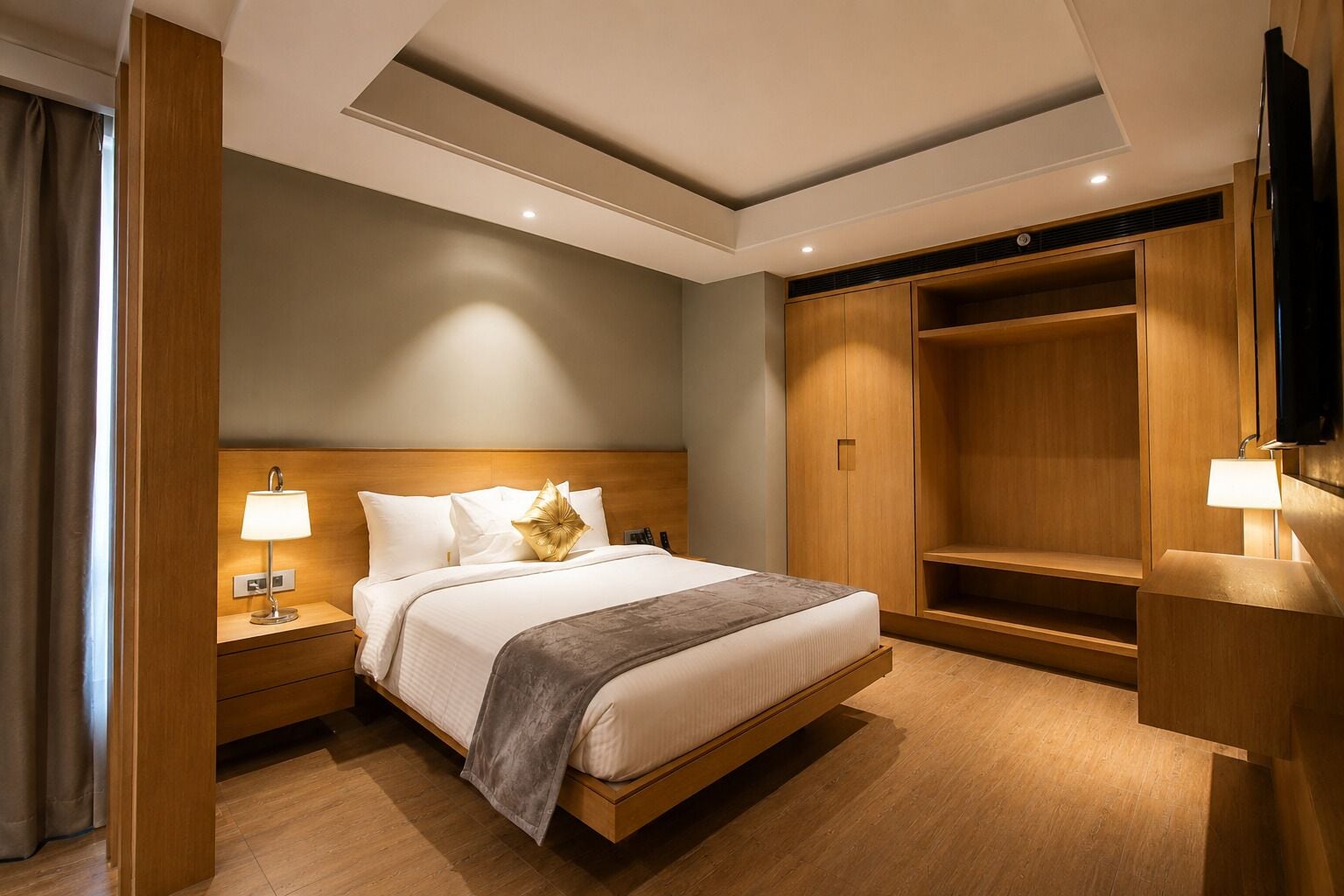 Presidential Suite | 1 bedroom, minibar, in-room safe, desk