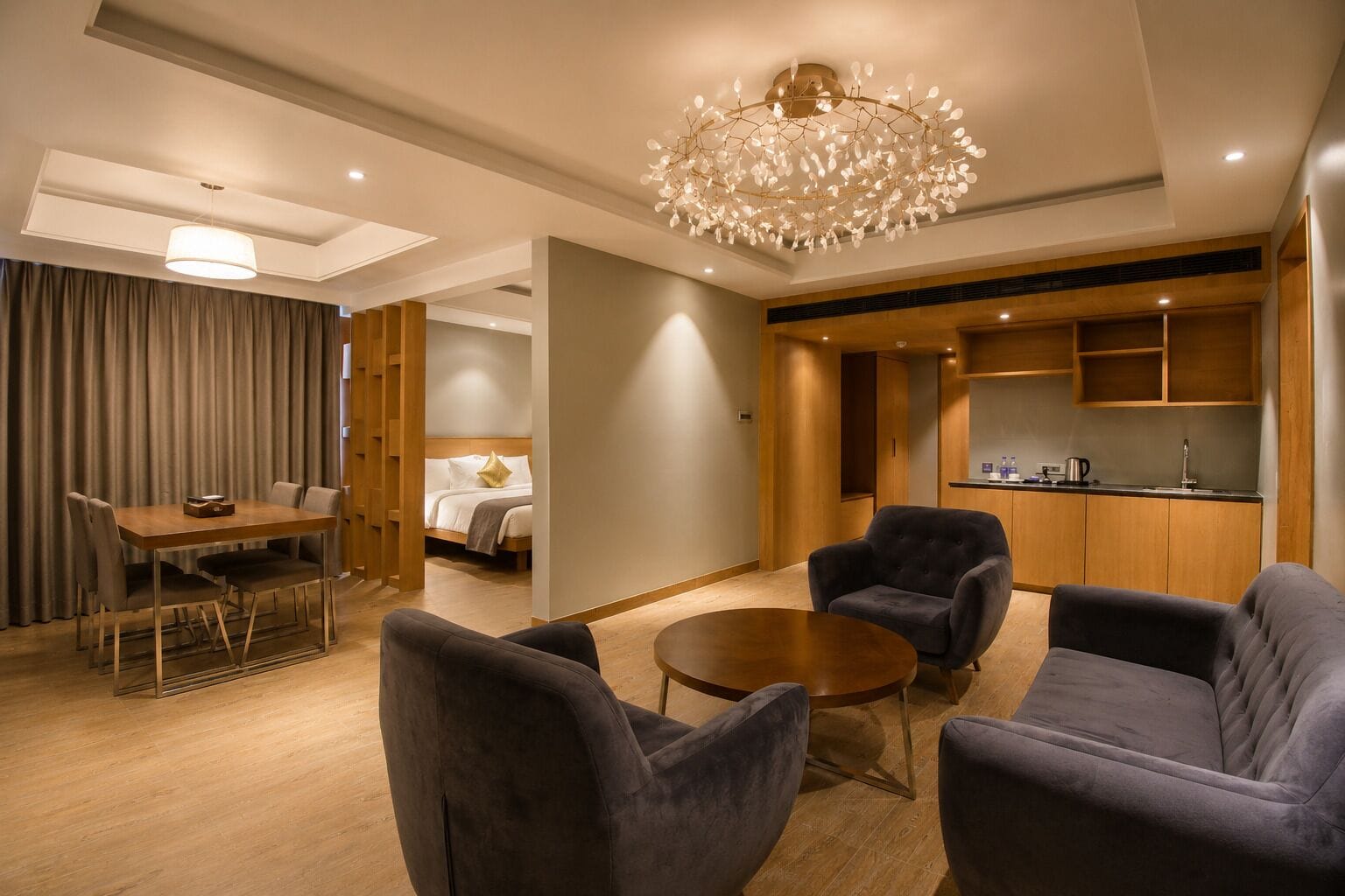 Presidential Suite | 1 bedroom, minibar, in-room safe, desk