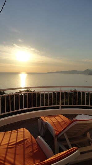 Luxury Apartment, 1 Bedroom, Terrace, Sea View | Balcony