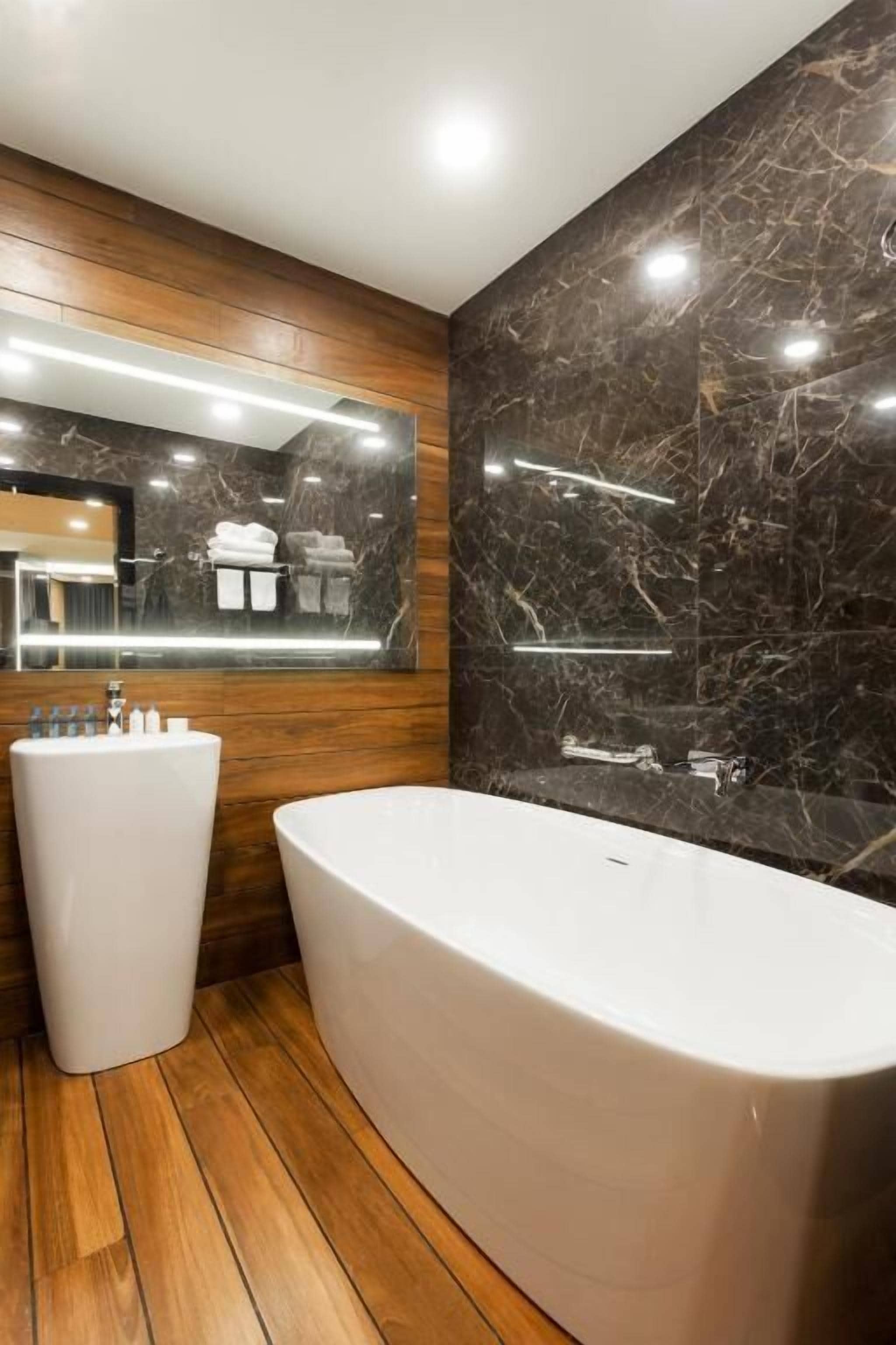 premium suite, 1 bedroom | bathroom | free toiletries, hair dryer, bathrobes, slippers