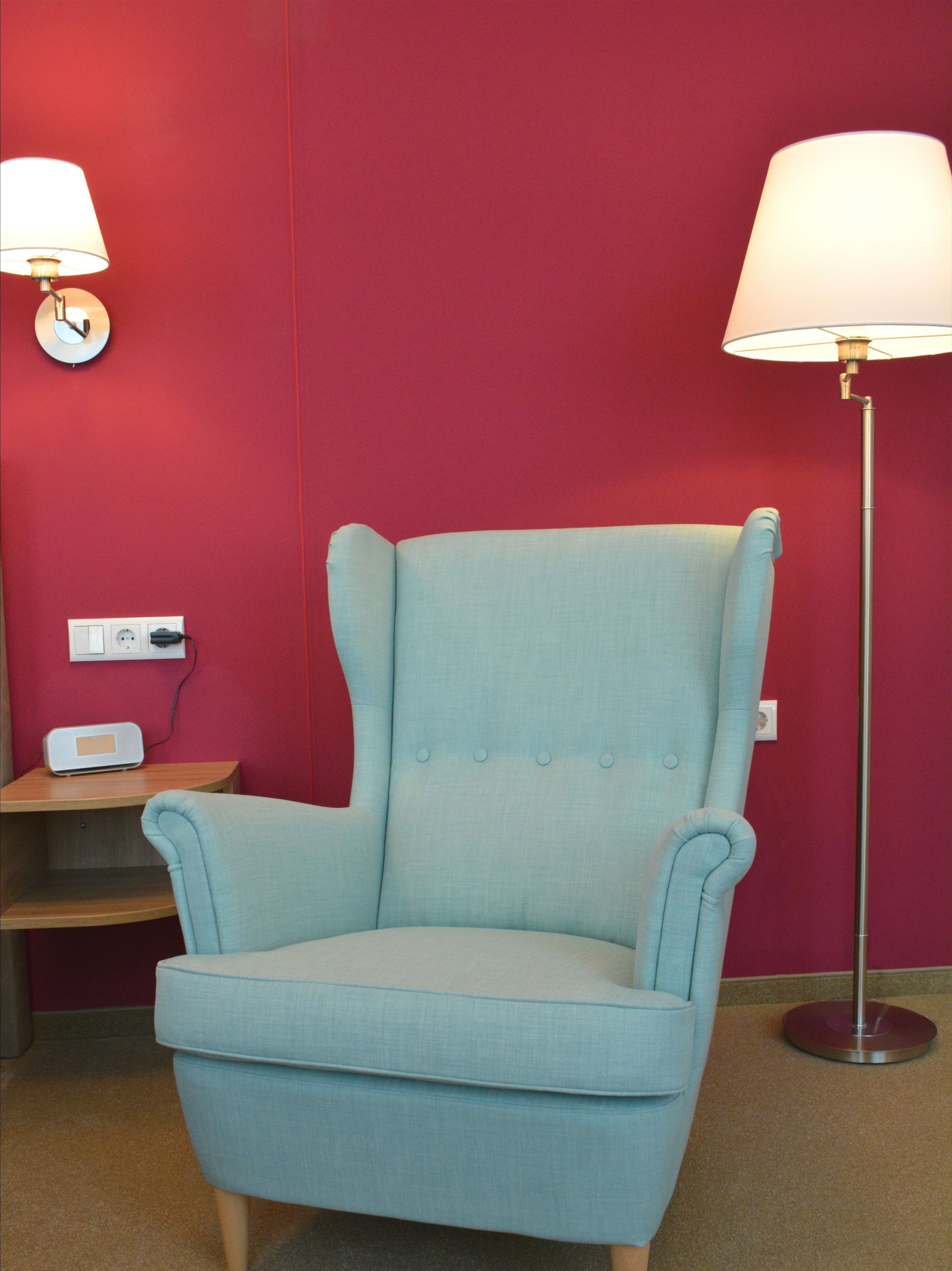 47-inch flat-screen tv with satellite channels, tv