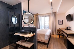 Chambre Deluxe double | Coffre-fort, bureau, système d’insonorisation, fer et planche à repasser
