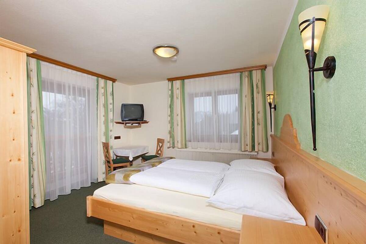 Apartment, 1 Schlafzimmer, Nichtraucher, Bergblick (Ennstal) | 1 Schlafzimmer, Zimmersafe, Schreibtisch, Bügeleisen/Bügelbrett