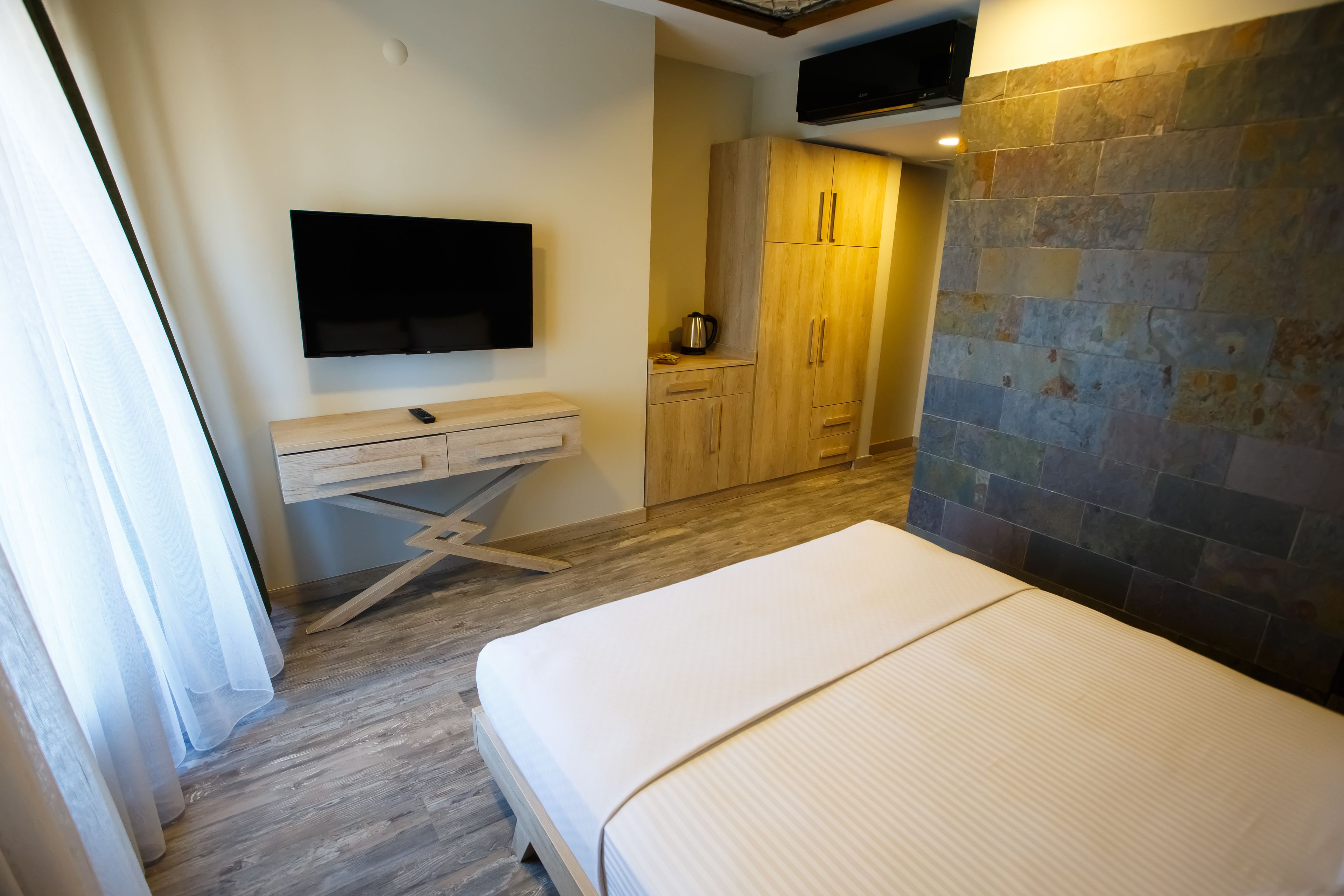 1 bedroom, premium bedding, minibar, in-room safe