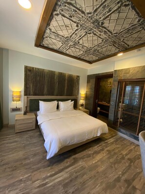 Deluxe Room, Balcony, Sea View | Premium bedding, minibar, in-room safe, desk - Tas Konak Boutique Hotel (Gallipoli)