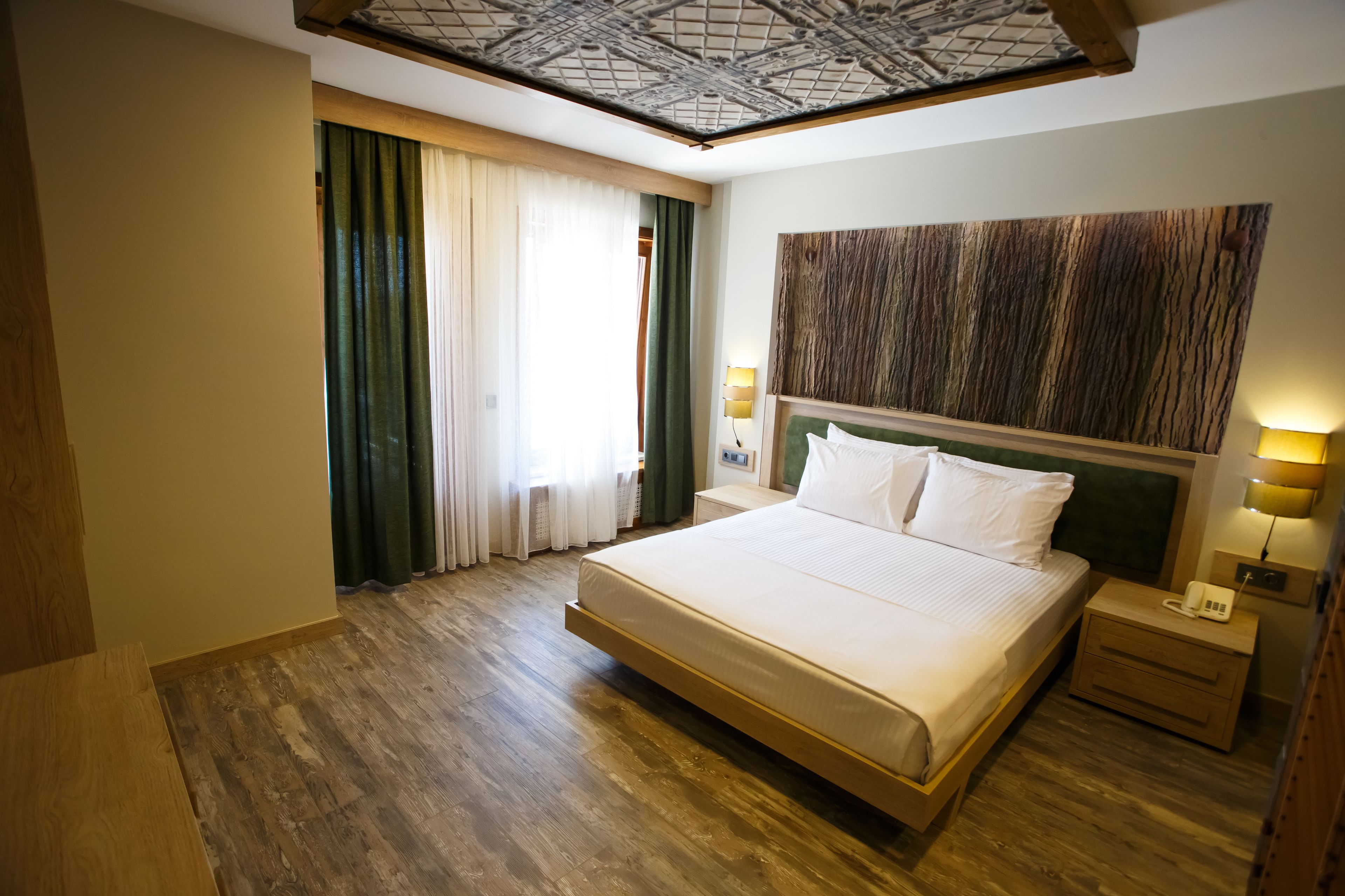 1 bedroom, premium bedding, minibar, in-room safe