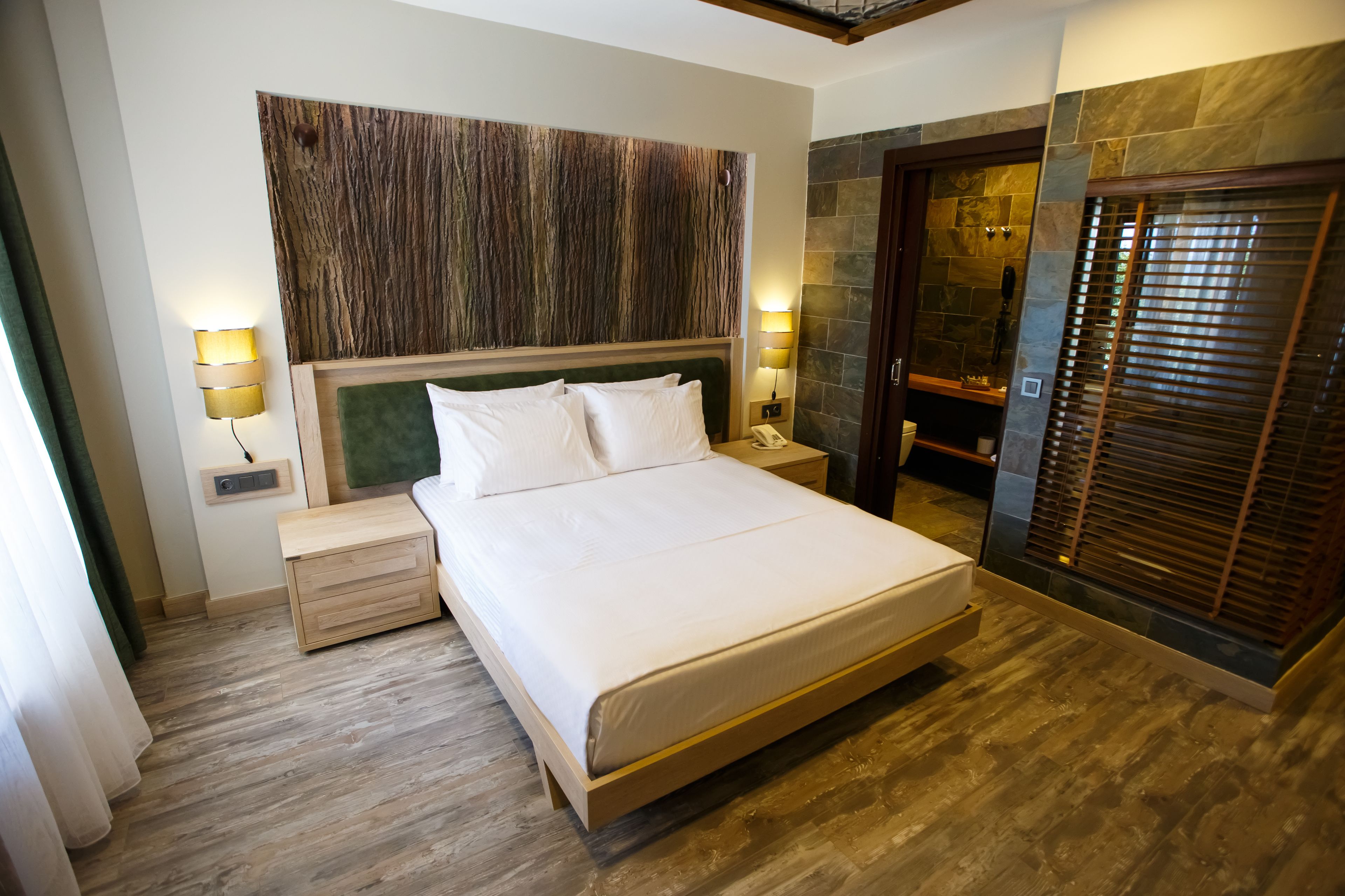 1 bedroom, premium bedding, minibar, in-room safe