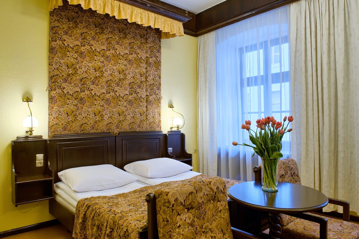 Minibar, desk, free WiFi, bed sheets