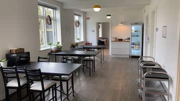 Sjálfsafgreiðslumorgunverður daglega (110 DKK á mann)