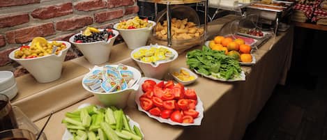 Breakfast, lunch, dinner served; international cuisine