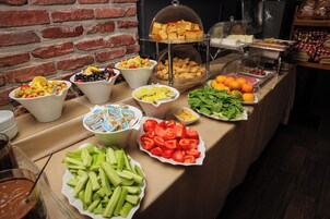 Breakfast, lunch, dinner served; international cuisine