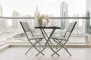 Luxury Apartment, 2 Bedrooms, Balcony, Lake View | Balcony