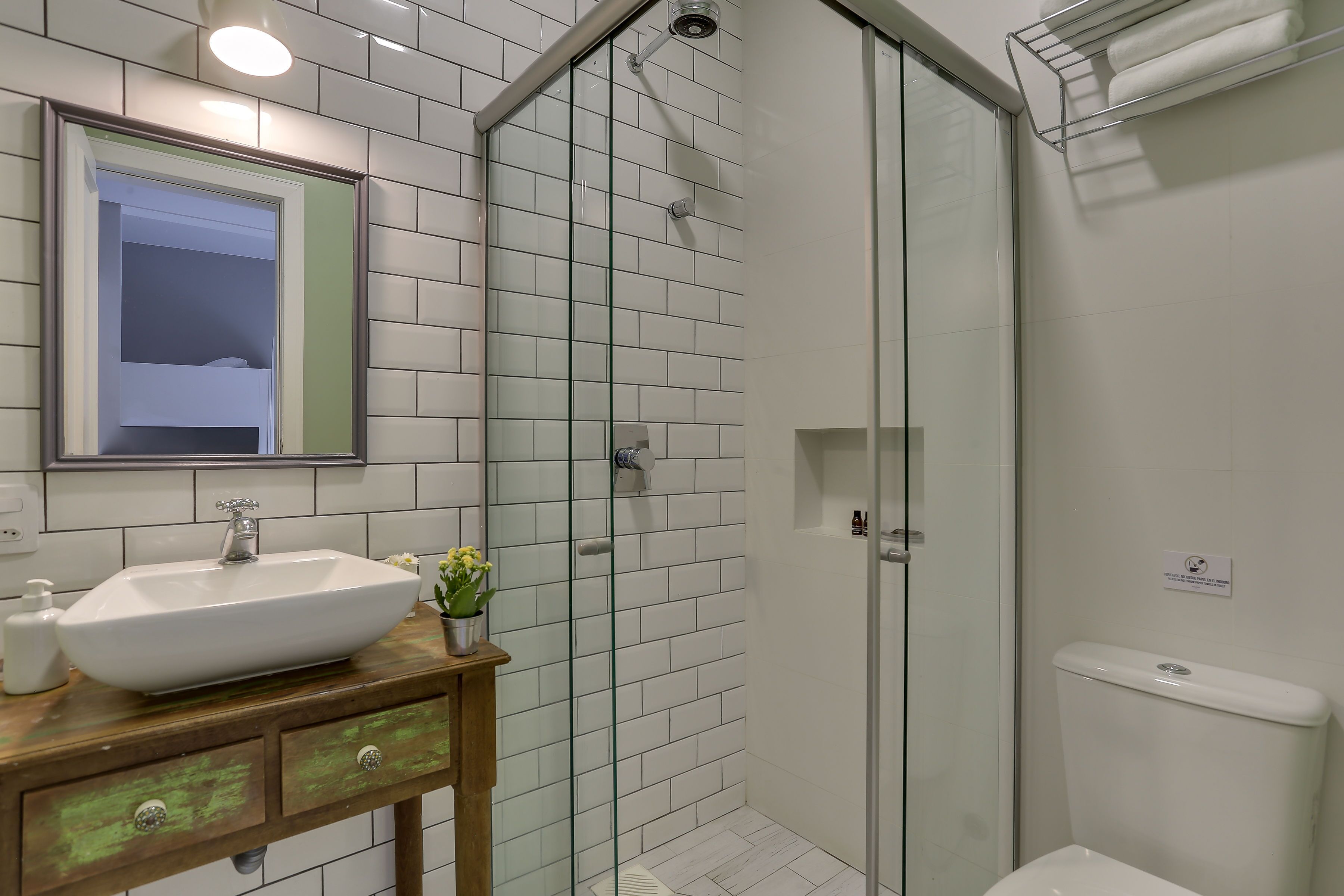 Quarto casal luxo, 1 quarto | Banheiro | Produtos de toalete grátis, secador de cabelo, toalhas de banho 