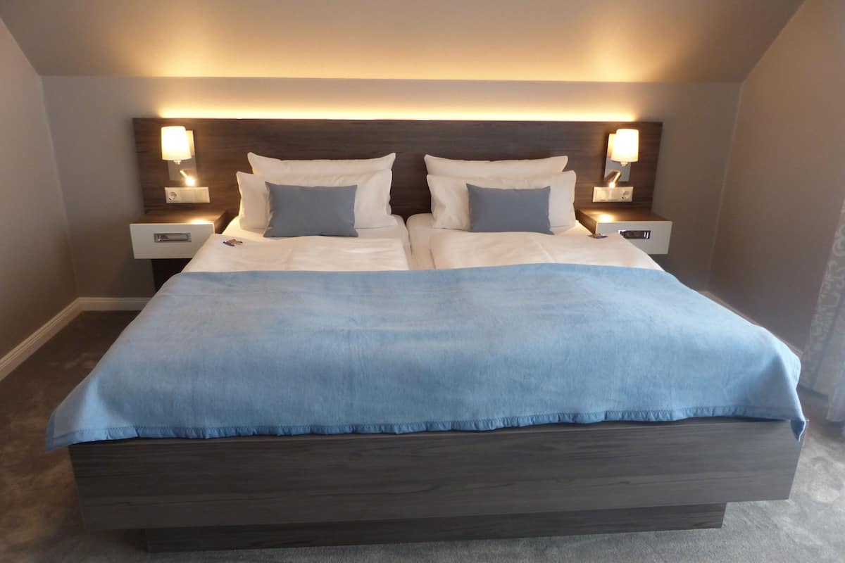 Een kluis op de kamer, een bureau, gratis babybedden, gratis wifi