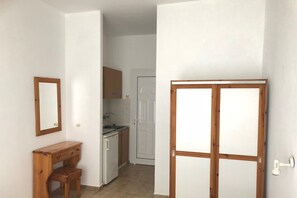 Unclassified image, 4 of 20, button - Venus Studios (Zakynthos)