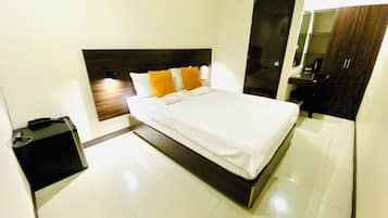 Desk, free WiFi, bed sheets