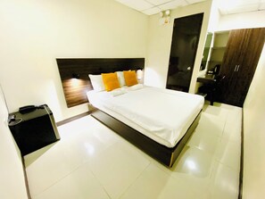 ห้องเอ็กเซกคิวทีฟ | โต๊ะทำงาน, Wi-Fi ฟรี, ผ้าปูที่นอน