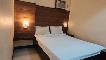 Deluxe Double Room, 3 Bedrooms | Desk, free WiFi, bed sheets
