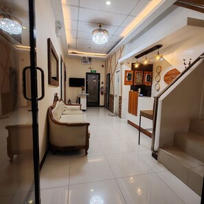 Reception - Anton's Inn Hotel (Balanga)