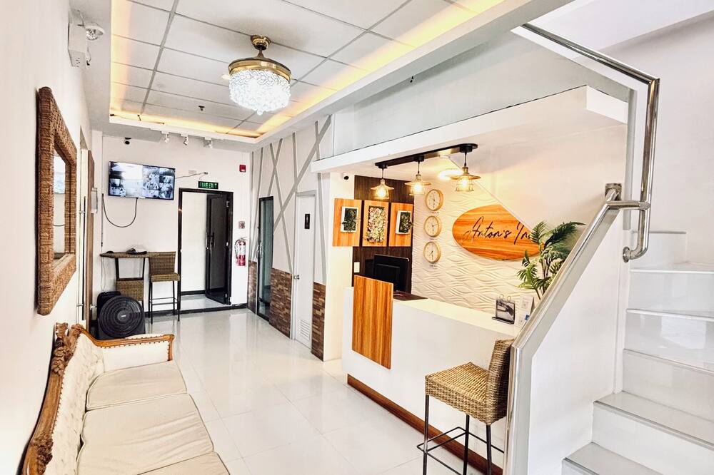 Anton's Inn Hotel