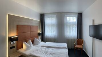 40-Zoll-Flachbildfernseher mit Satellitenempfang, Fernseher