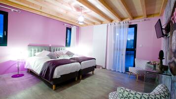 Tweepersoonskamer (Pomme d'Epicéa) | Luxe beddengoed, een kluis op de kamer, individueel gedecoreerd