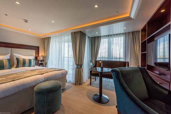 Literie de qualité supérieure, coffres-forts dans les chambres, bureau