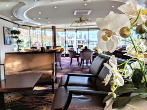 Bar (on property) - Select MS Charles Dickens - Frankfurt (Frankfurt)