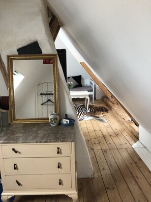 Habitació familiar | Roba de llit d'alta qualitat, minibar i decoració individual 