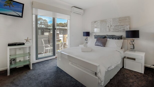 Apartment, 2 Bedrooms | 2 bedrooms, iron/ironing board, free WiFi - Koonya Getaway (Sorrento)