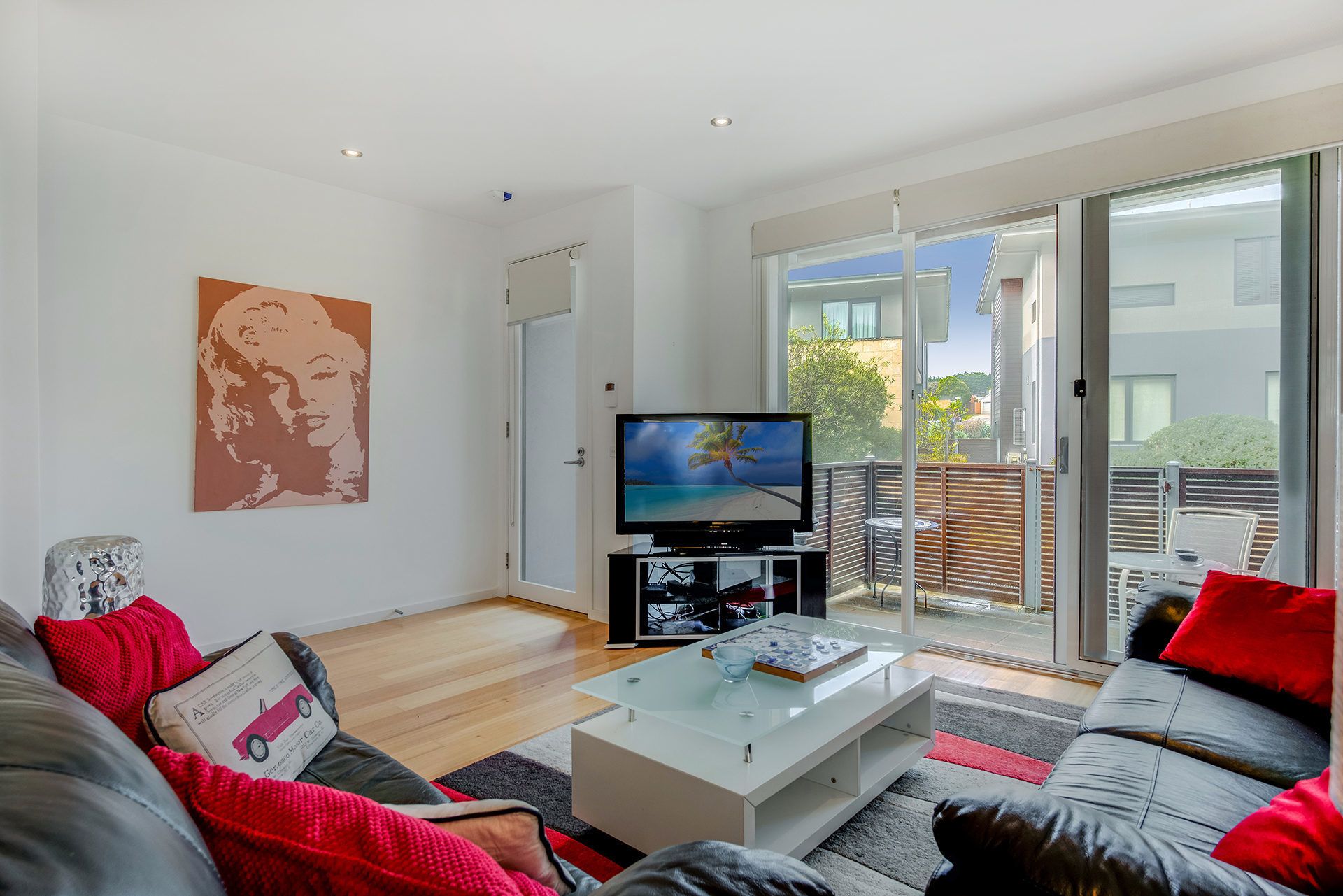 Apartment, 2 Bedrooms | Living room | TV, DVD player