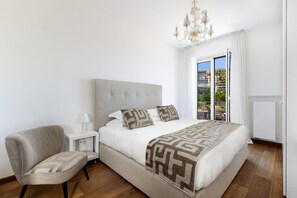 Apartment, 3 Bedrooms | 3 bedrooms, Frette Italian sheets, premium bedding, down duvets