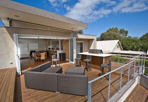 House, 5 Bedrooms | Terrace/patio