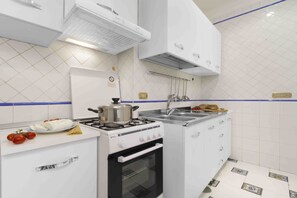 Apartment, 2 Bedrooms | Private kitchen | Fridge, microwave, stovetop, coffee/tea maker - Vanna Home (Sorrento)