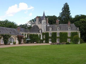 Front of property - Château du Plessis - Anjou (La Jaille-Yvon)