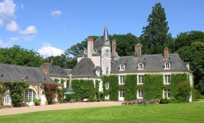 Exterior - Château du Plessis - Anjou (La Jaille-Yvon)